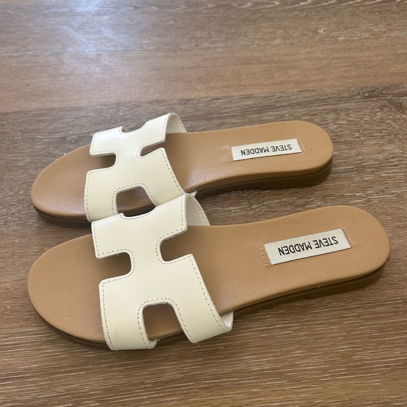 Steve Madden white sandals - Picture 2 of 4